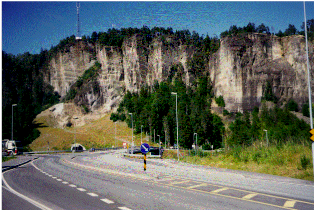 cs_99_07.gif (116279 bytes)